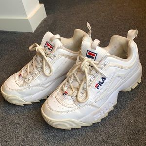 white platform filas